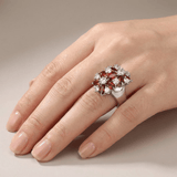 BAGUE FLEUR EN ARGENT AVEC CLUSTER DE GRENAT ROUGE