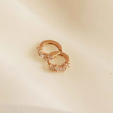 Boucles d'oreilles huggies en cristal | Or blanc