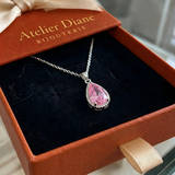 Collier en forme de goutte rose | Or blanc