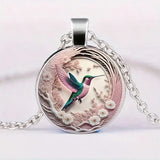 Collier avec Pendentif en Dôme de Verre en Forme de Colibri