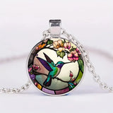 Collier avec Pendentif en Dôme de Verre en Forme de Colibri