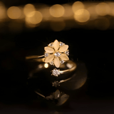 BAGUE GRACE EN OPAL CRÉME - (AJUSTABLE)
