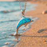 COLLIER LUMINEUX EN BALEINE